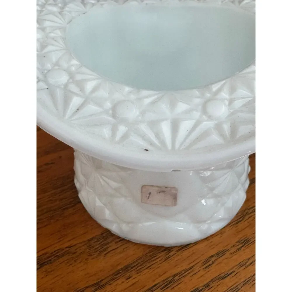 Vintage Fenton Milk Glass Top Hat Daisy and Button Pattern - Picture 5 of 12